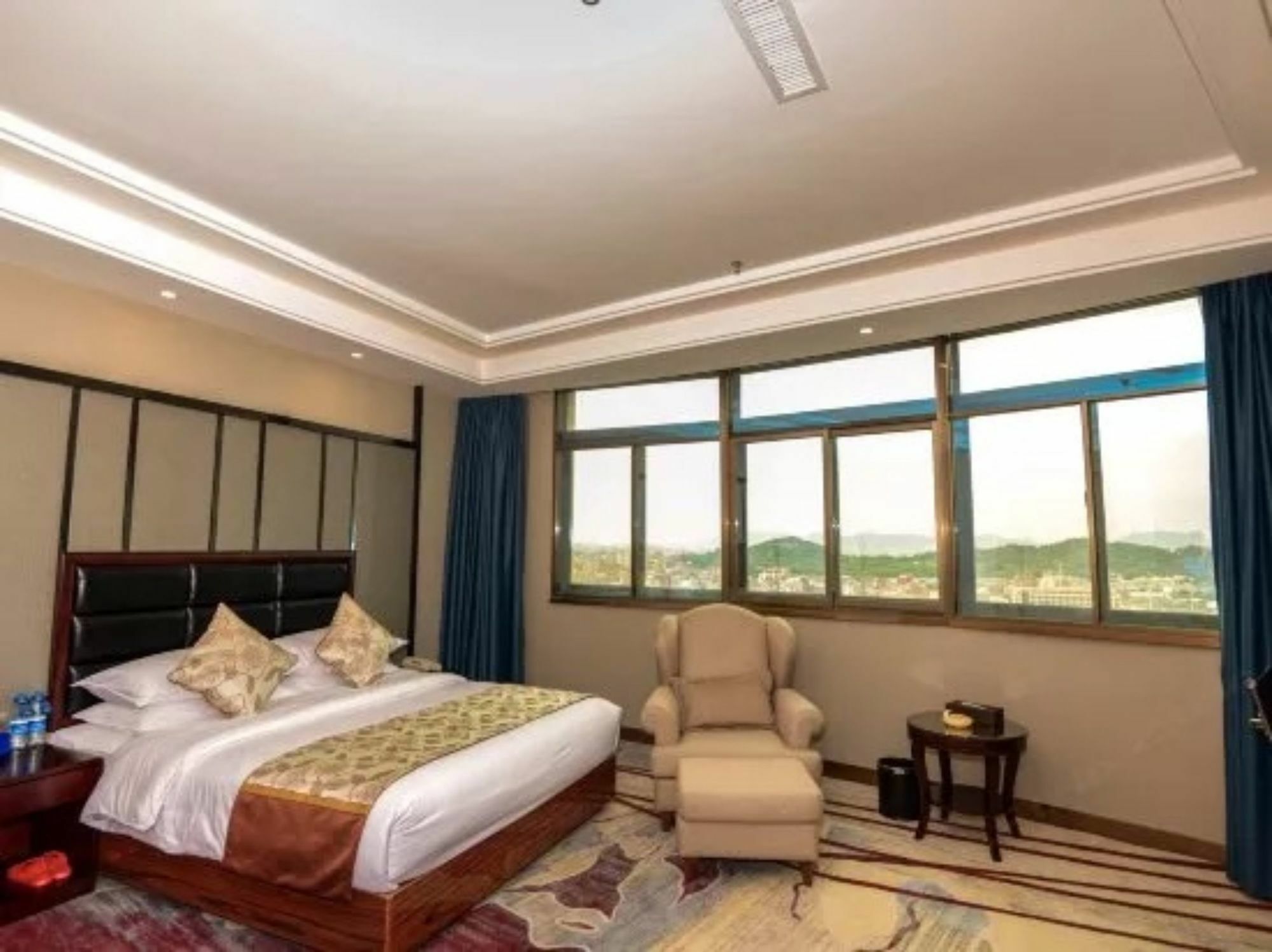 Days Hotel & Suites Shishi Quanzhou  Exterior foto